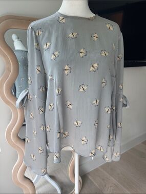 Topshop Butterfly Print Long-Sleeve Blouse in Light Gray/Blue